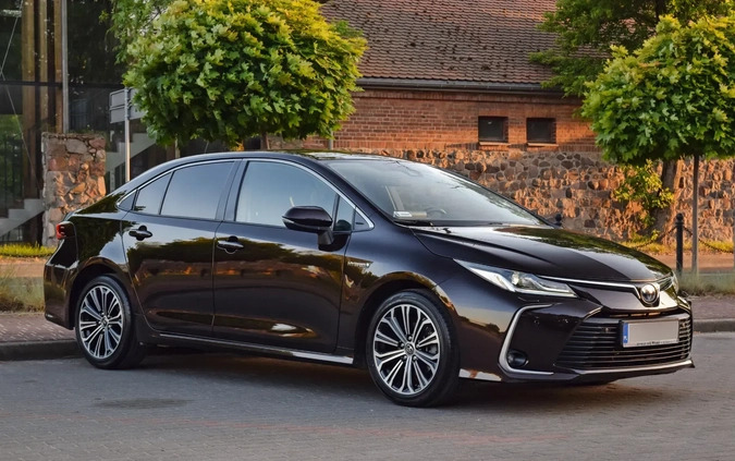 Toyota Corolla cena 83700 przebieg: 38800, rok produkcji 2019 z Sochaczew małe 704